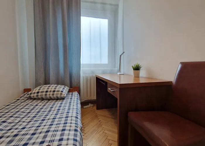 Niebieski Meander Pokoje blisko metra Warszawa